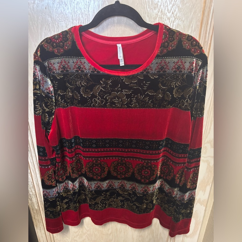 White Stag Red and Black Velvet Floral Patterned Blouse Long Sleeve